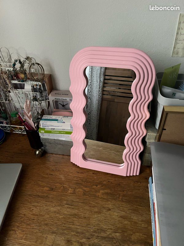 Miroir Mural Rose Grand Format 110x45 Cm - Cadre Ondulé Bois Style Rétro - Déco Chambre, Salon, Entrée - Livré Avec Fixation