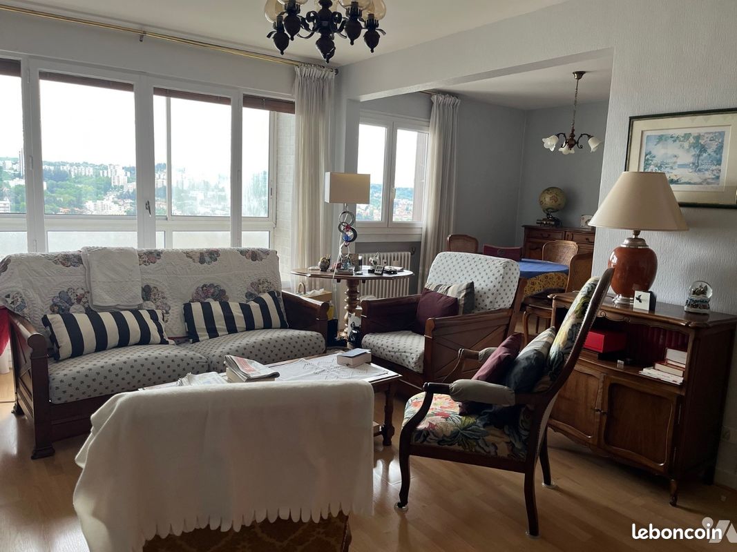 Appartement 4 pièces 77 m² · à Saint-Étienne · 77 m² · 68 000 €