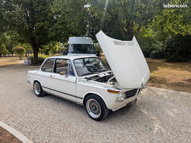 BMW 2002 restauration complète (image 2)