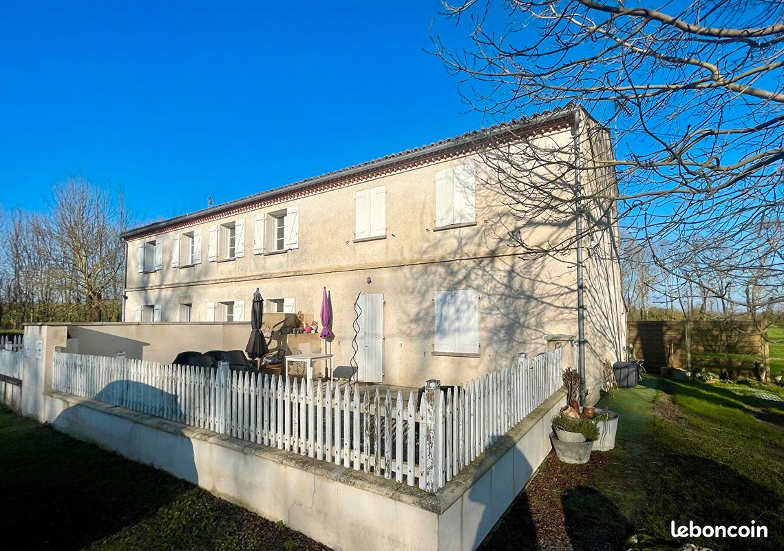 Maison 9 pièces 202 m² · à Néré · 202 m² · 169 900 €