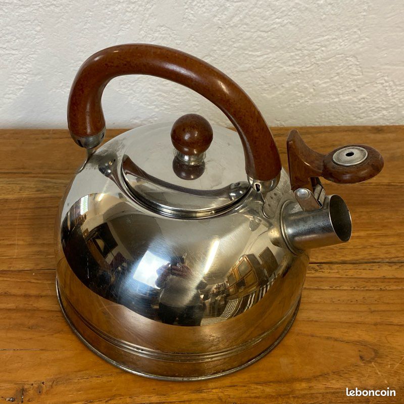 Bouilloire vintage en métal (image 1)