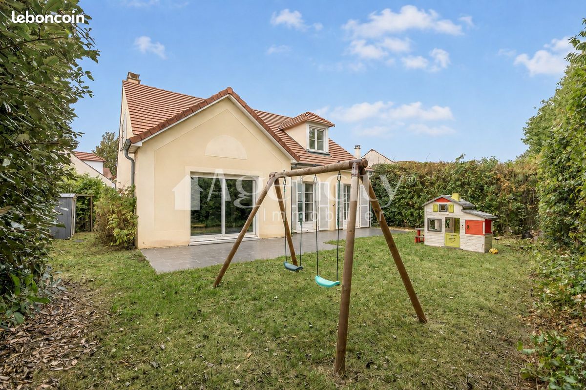 Maison 6 pièces 144 m² · à Bussy-Saint-Georges · 144 m² · 690 000 €
