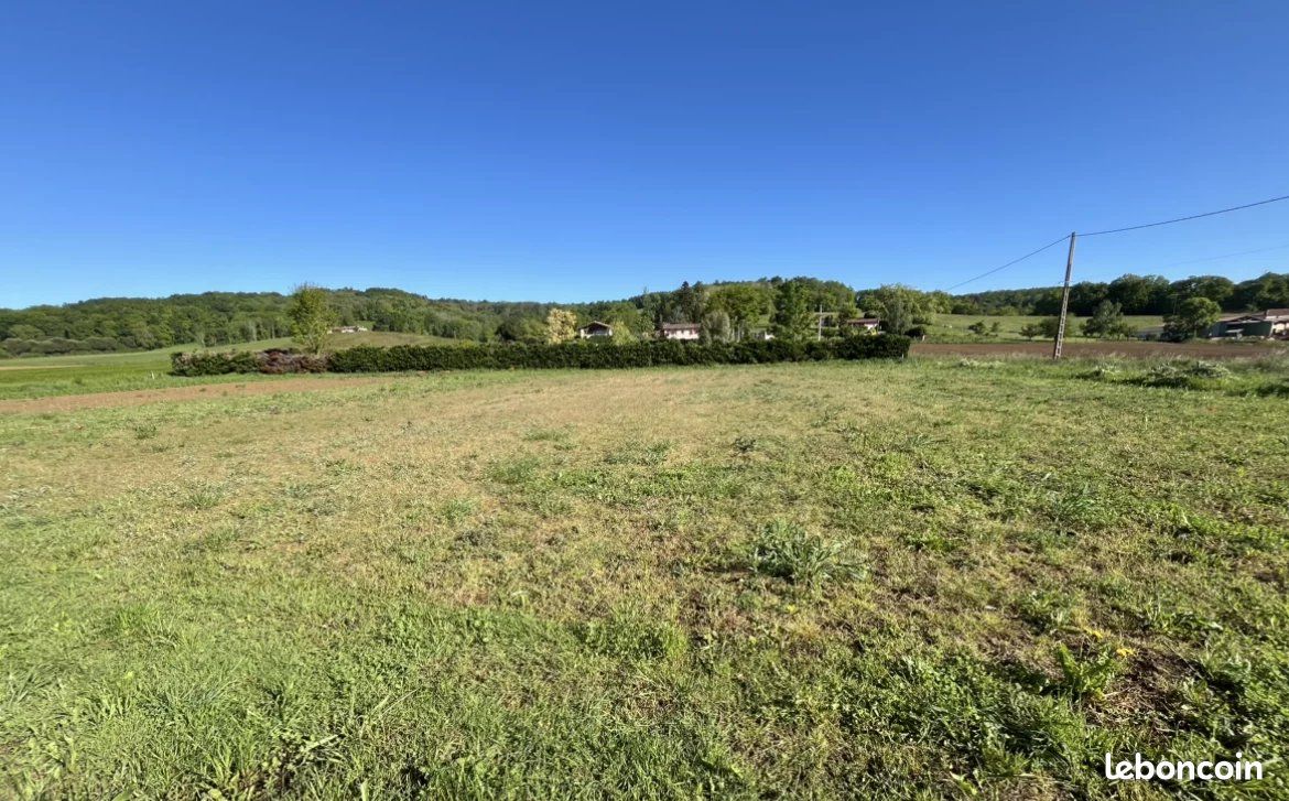 Terrain 3028 m² · à Boulogne-sur-Gesse · 3 028 m² · 18 000 €