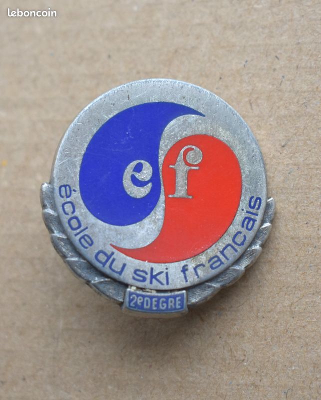 Bel Insigne, broche médaille de ski ESF  1ère demi étoile