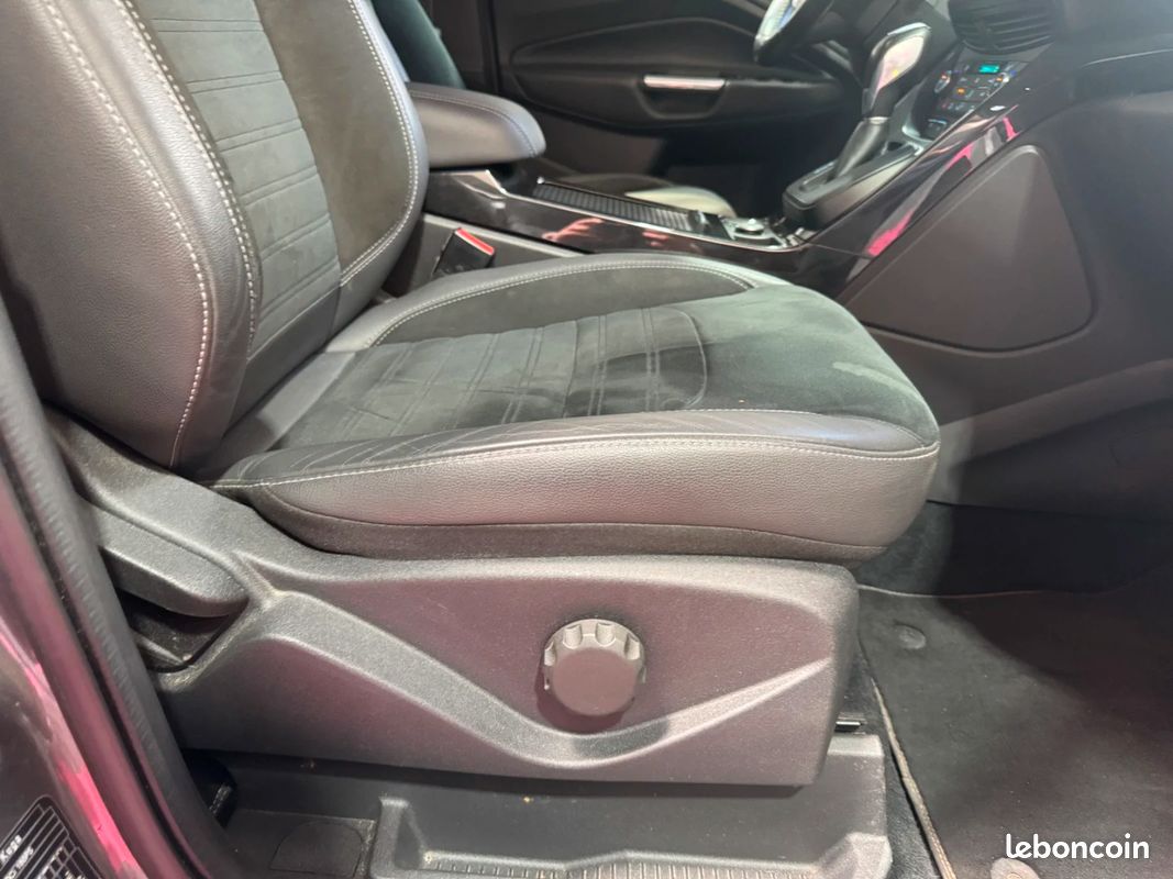 FORD KUGA 2.0 TDCi 180cv 4x4 Powershift ST-Line / CarPlay / Hayon Électrique / Caméra de Recul (image 49)