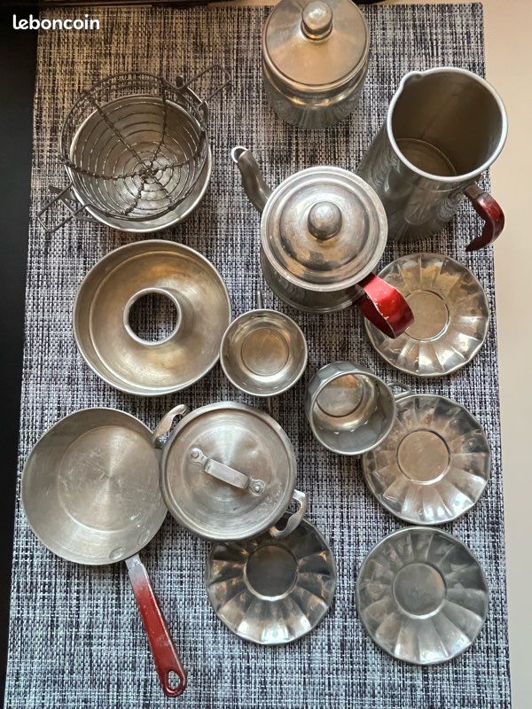 LOT POUPÉE ET plaquette de dinette ancienne "mon-logis" EUR 10,00 - FR