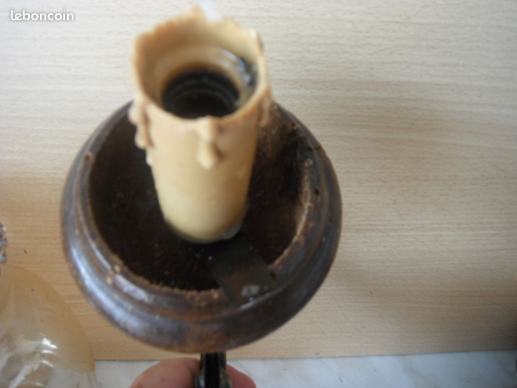 Ancienne applique murale en bronze et bois bougie globe en verre teinte (image 4)