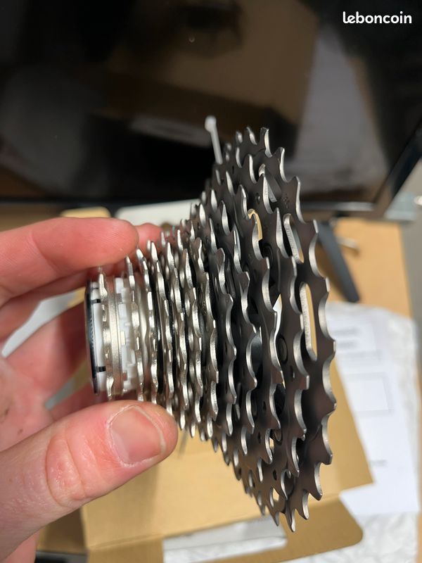 Cassette Shimano Dura Ace / 600 7 Vitesses 13-30T UniGlide - Très Bon état