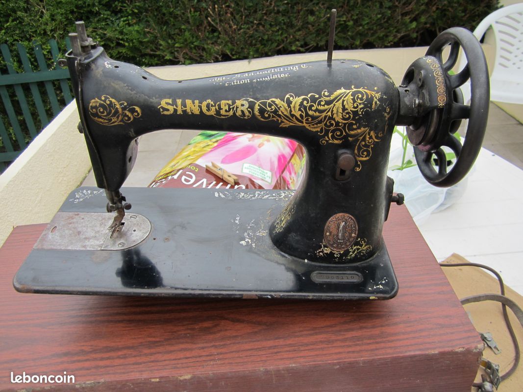 Machine à coudre ancienne Singer 1933 - Antiquités