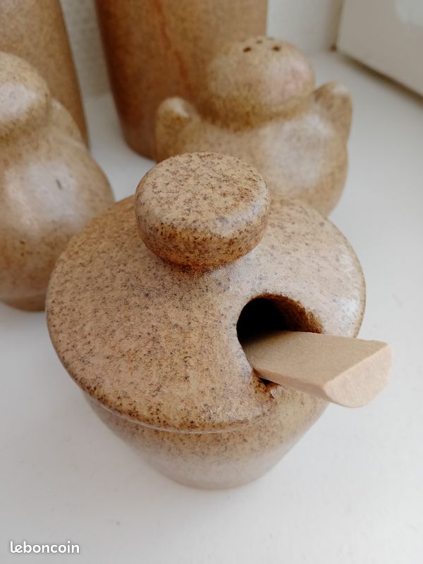 Pot de sel, de poivre ou de moutarde vintage soviétique fabriqué en URSS dans les années 1980 - France Pot de sel, de poivre ou de moutarde vintage soviétique fabriqué en URSS dans les années 1980 - France
