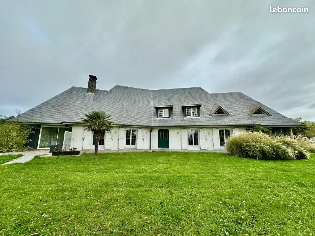 Maison 11 pièces 363 m² · à Octeville-sur-Mer · 363 m² · 890 000 €