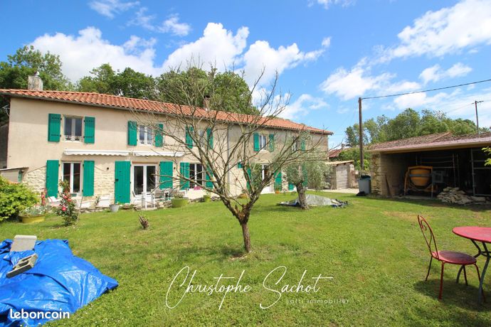 Propriété 7 pièces 171 m²