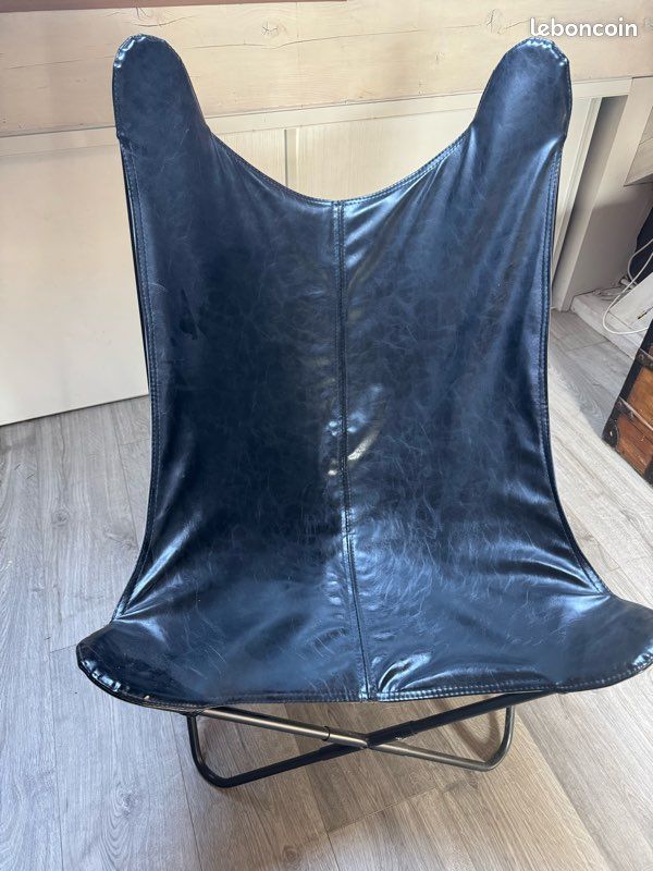 Jolie chaise- fauteuil simili cuir (image 1)