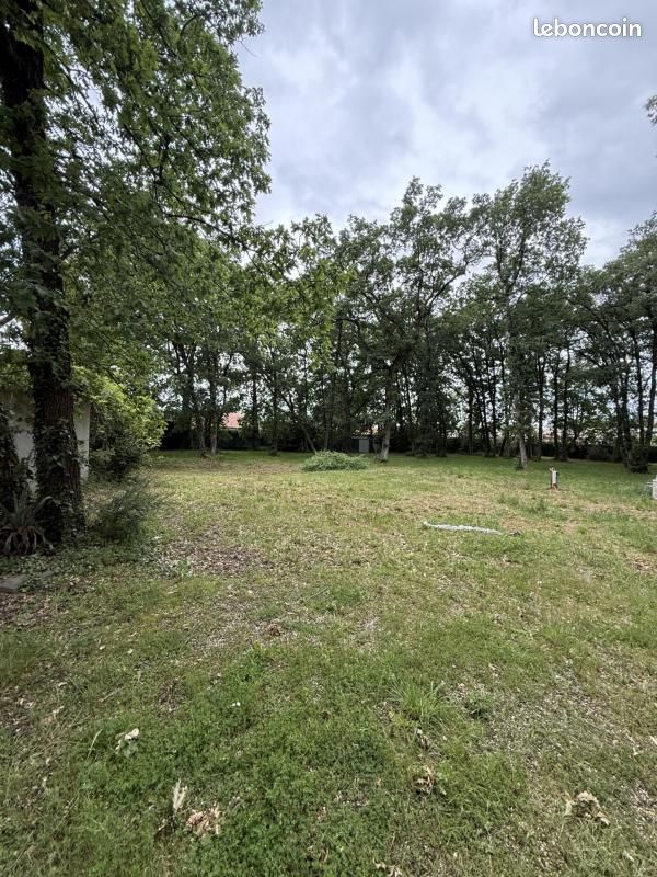 Terrain 1 900 m² Leguevin · à Léguevin · 175 000 €