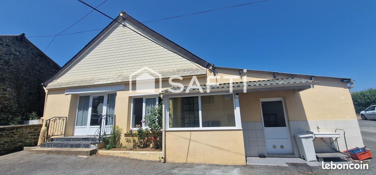 Maison 10 pièces 223 m² · à Le Mené · 223 m² · 127 000 €