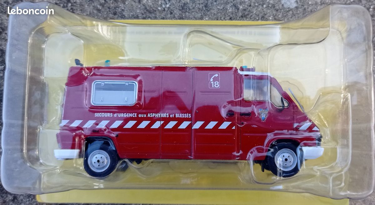 RENAULT MASTER T35 Picot - Camion Pompiers VSAB Véhicule de Secours aux Asphyxiés et Blessés du MORBIHAN – SDIS 56 - échelle 1/43 - Neuf en Boite d'origine non ouverte - Collection POMPIERS n° 17 (image 5)