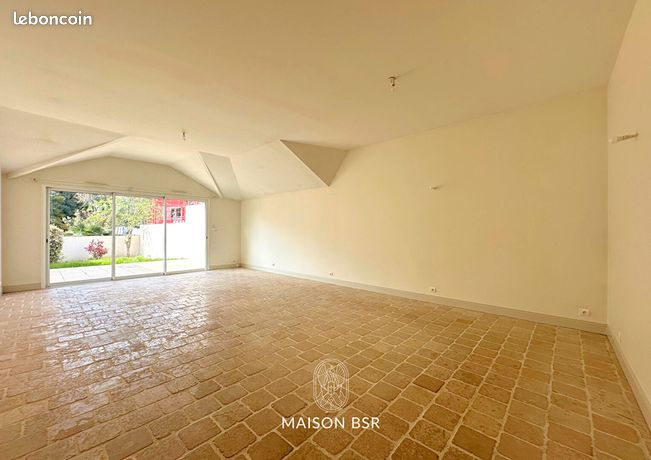 Maison 6 pièces 180 m² — 2