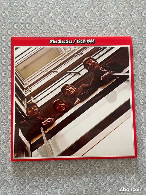 Album double vinyle Beatles rouge 1962 1966 (image 1)