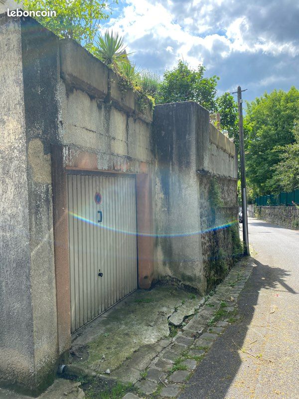 Box à vendre · à Saint-Germain-lès-Corbeil · 16 000 €