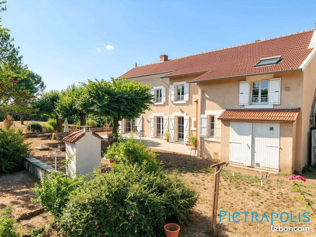 Maison 5 pièces 196 m² · à Amplepuis · 196 m² · 365 000 €