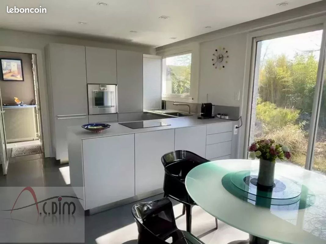 Maison 8 pièces 259 m² · à La Rochette · 259 m² · 599 000 €