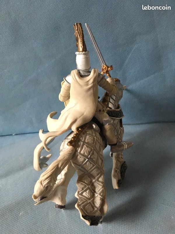 Papo-Lot de 2 Figurines - Collection Médieval - Fantastique - Maître des Armes cimier Bélier + Cheval du maître des Armes cimier Bélier