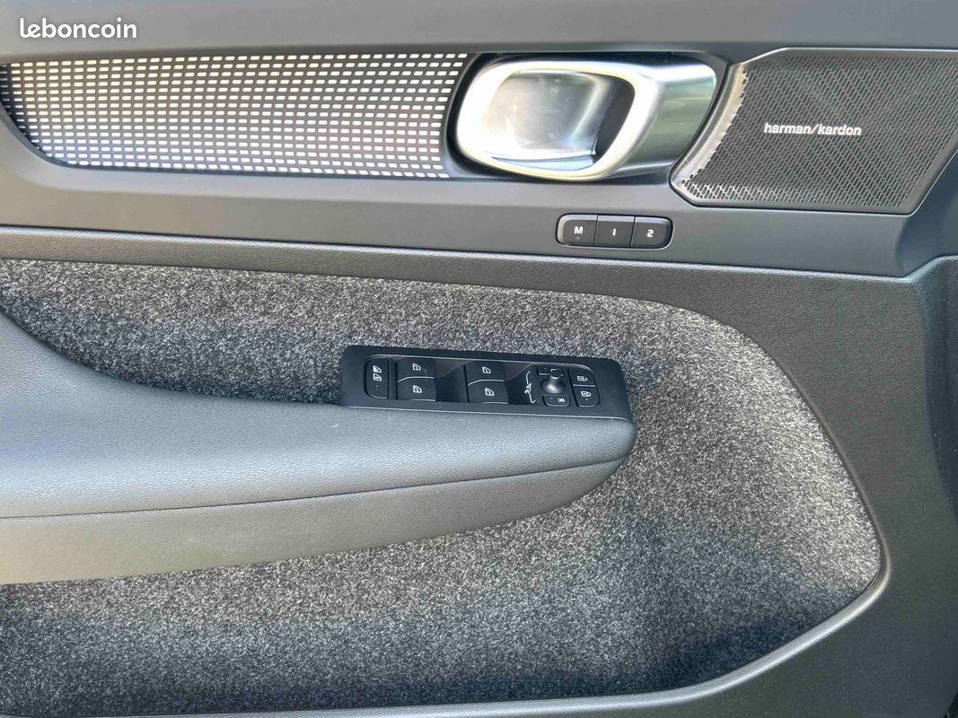 VOLVO EX40 Single Extended Range 252 ch Lounge Edition (image 18)
