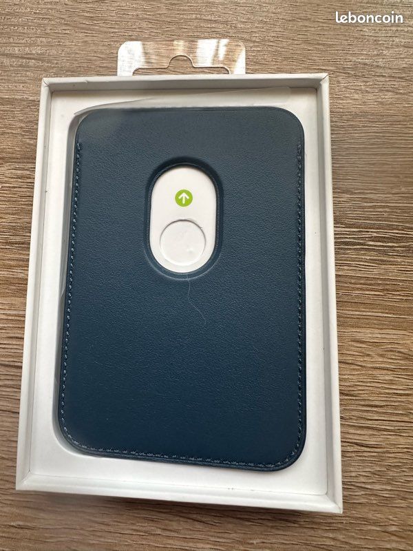 IPhone Leather Wallet Baltic Blue (image 1)