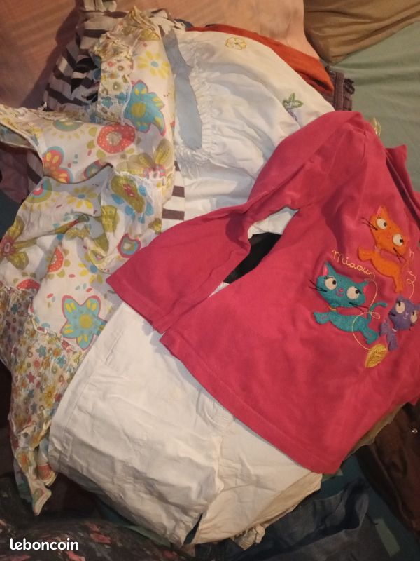 Une grosse ponches vêtements de fille tous taille (image 2)