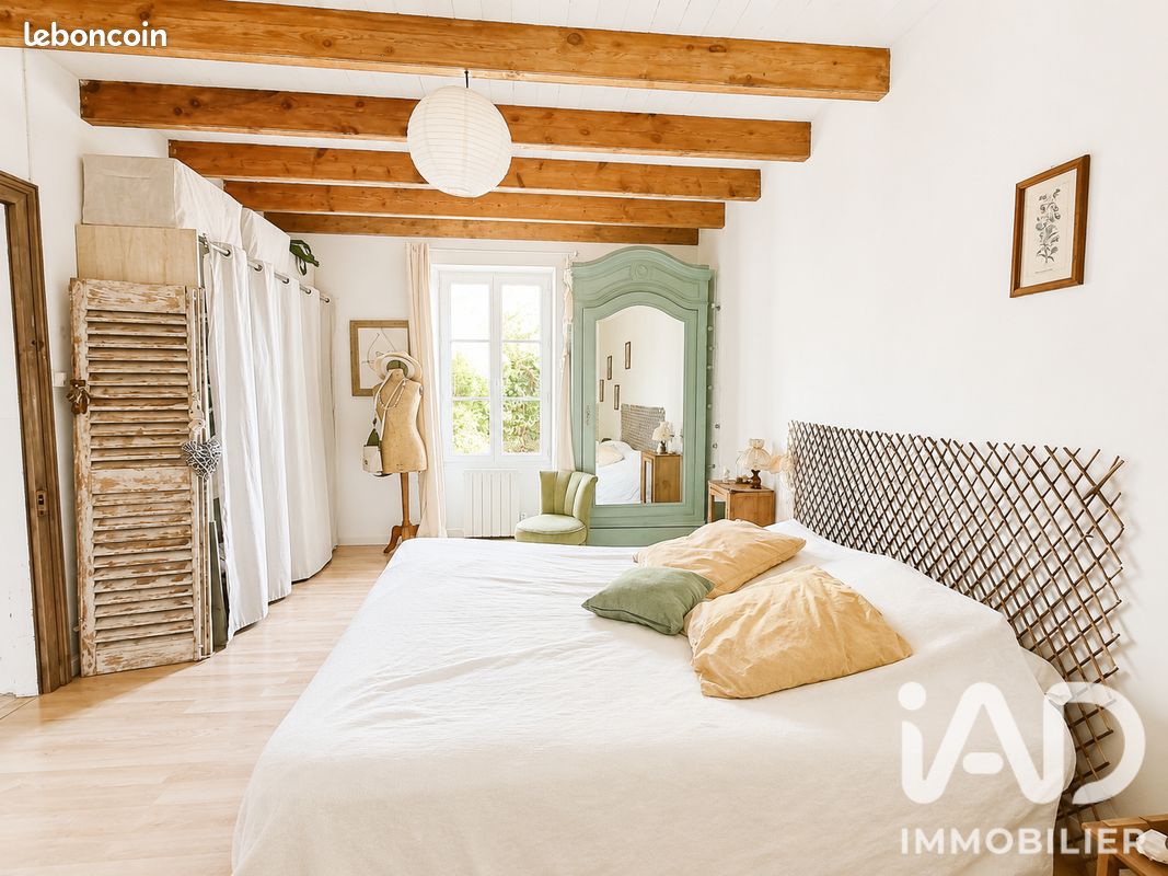 Maison 5 pièces 161 m² · à Le Gué-d'Alleré · 161 m² · 275 000 €