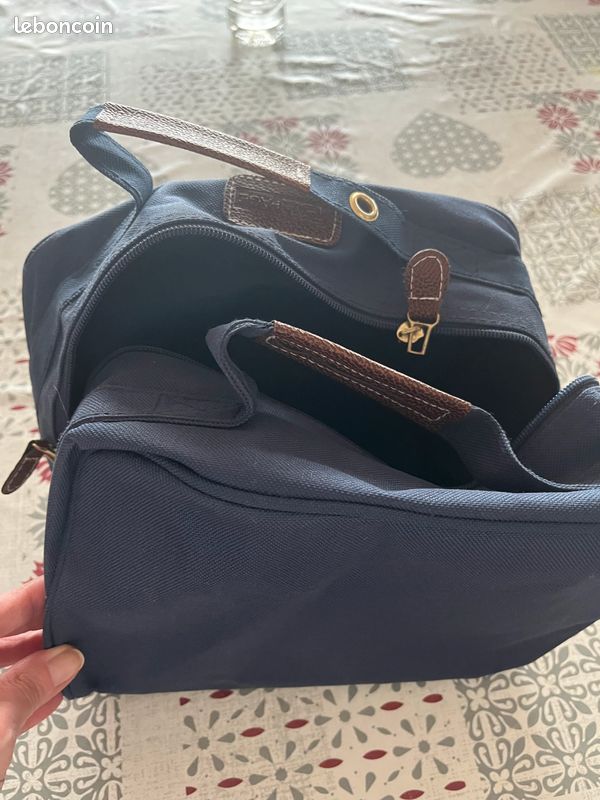 Vend trousse de toilette (image 1)
