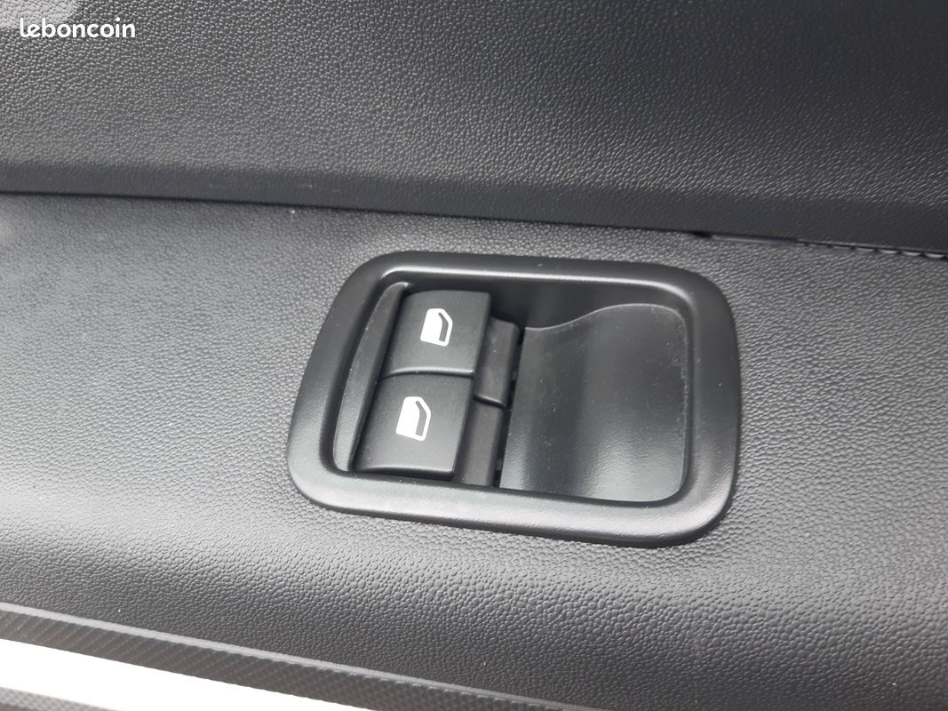 CITROEN C3 BlueHDi 100 ch BVM6 Plus (image 15)