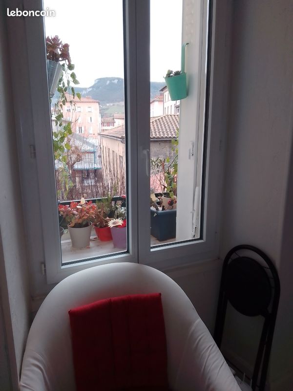 Appartement 2 pièces 38 m² · à Millau · 38 m² · 500 €