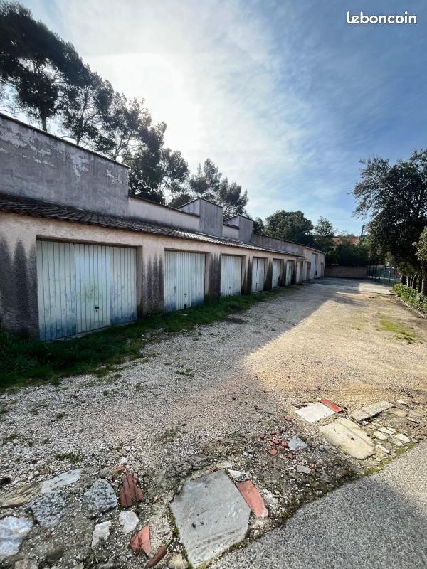 Parking 15 m² · à La Seyne-sur-Mer · 15 m² · 115 €/mois