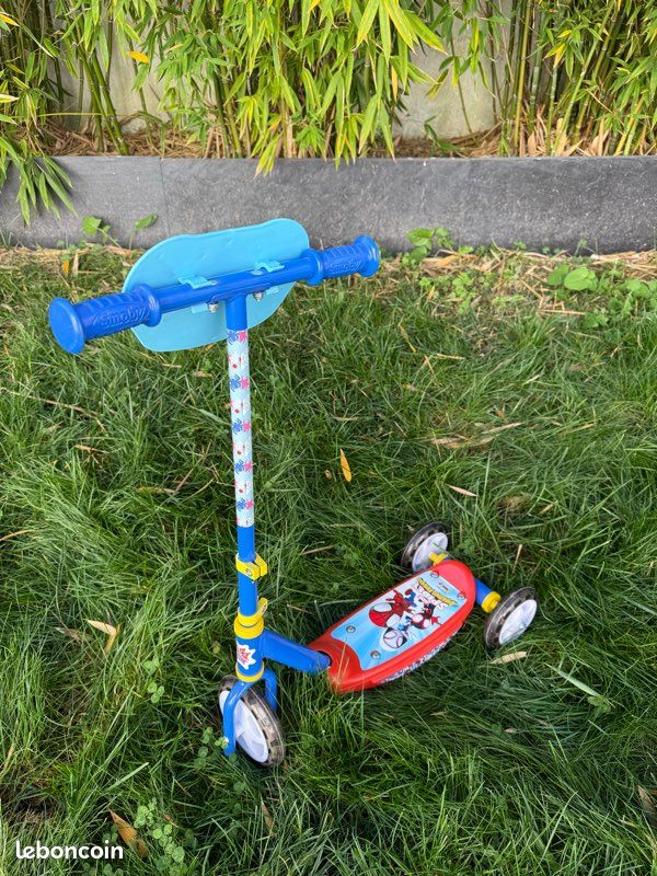 Trottinette 3 Roues Spidey – Licence Officielle – Guidon Réglable (64-74 Cm) – Dès 3 Ans, Jusqu’à 20 Kg