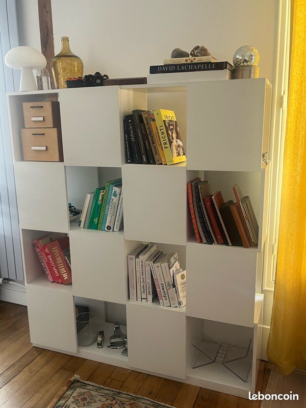 Bibliothèque design blanche à compartiments (image 1)