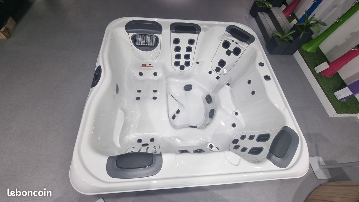 Spa Villeroy & Boch R7L neuf (image 1)