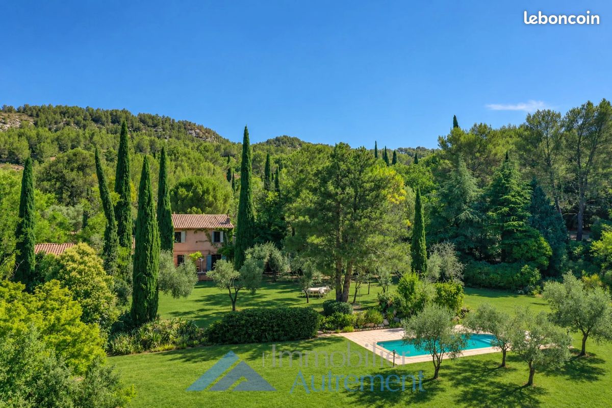 Maison 9 pièces 202 m² · à Beaurecueil · 202 m² · 1 390 000 €