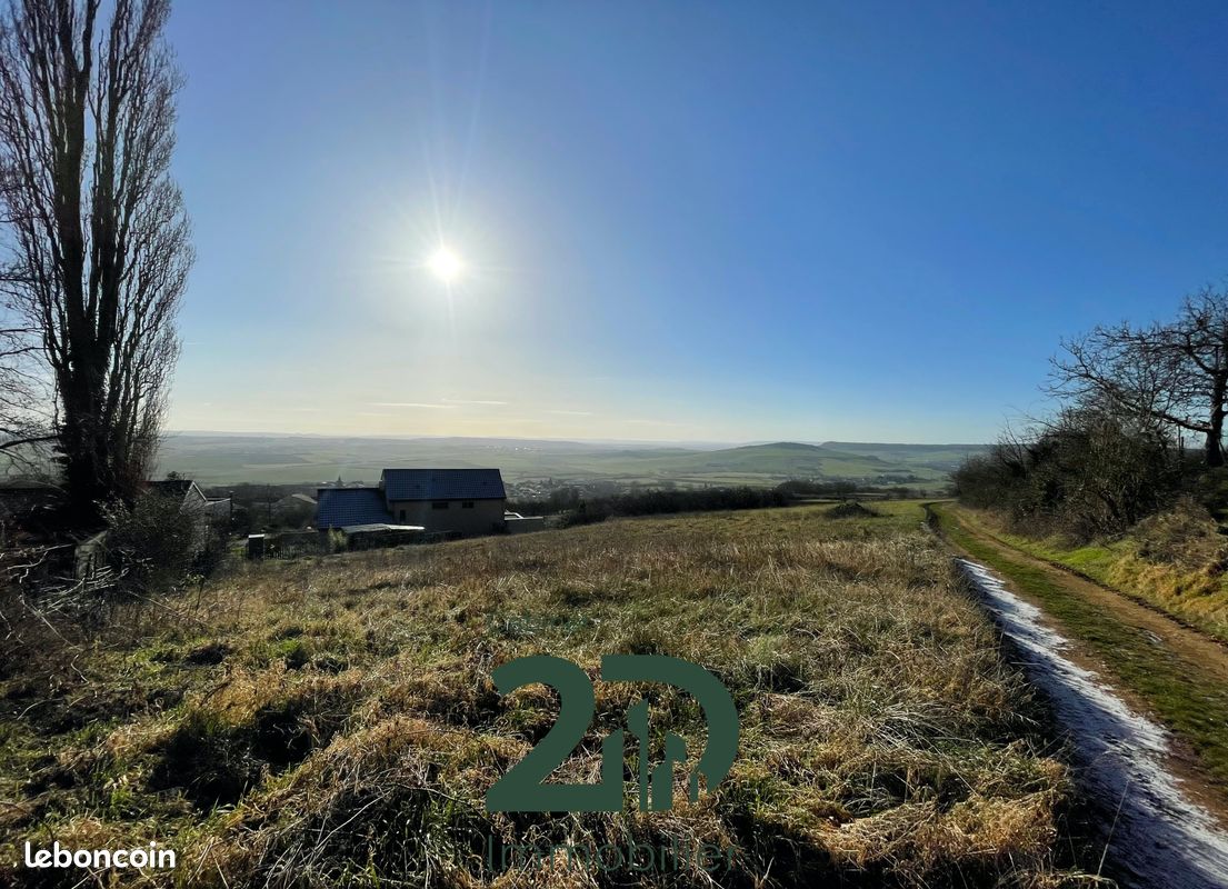 Terrain 566 m² Amance (image 1)