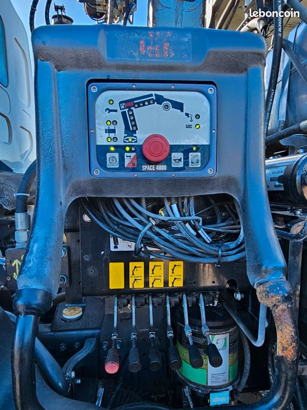 Renault Renault Lander 6x4 / 127600km / grue HIAB (image 22)