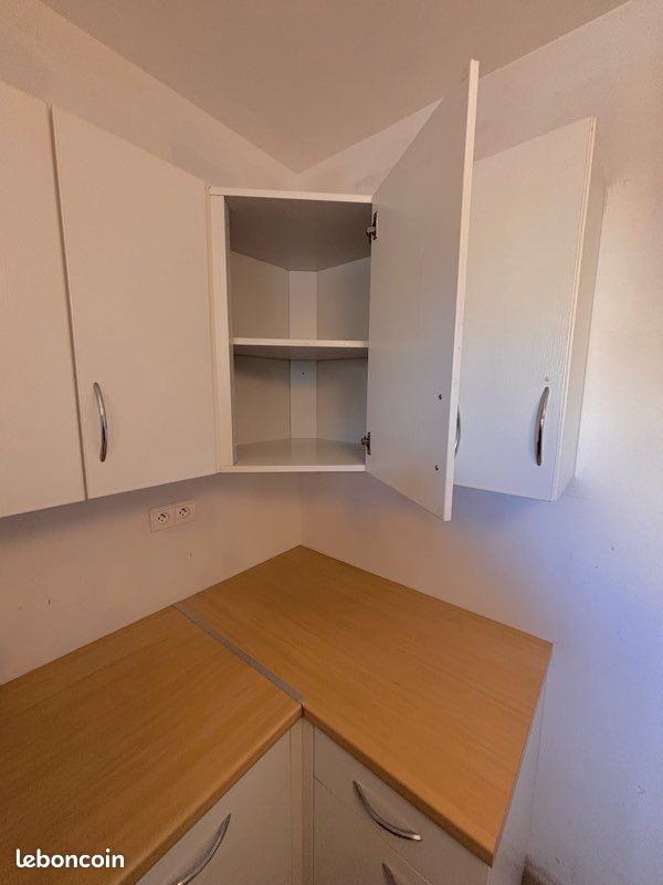 Cuisine d'angle complète – Façades nacrées effet veiné bois (image 2)
