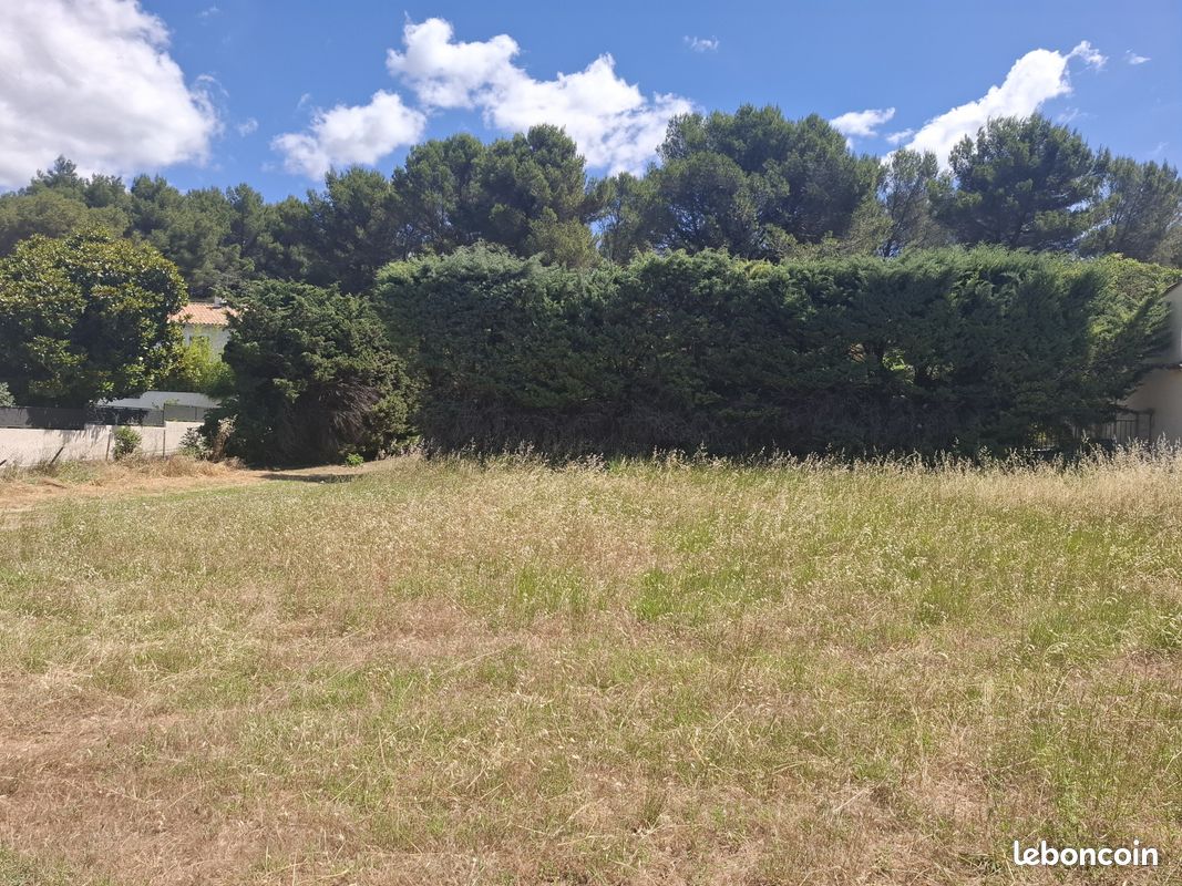 Terrain 463 m² · à Fontvieille · 463 m² · 227 000 €