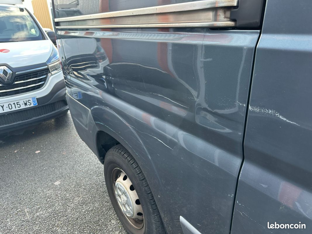 CITROEN JUMPER FOURGON TOLE 35 L2H2 BLUEHDi 160 BVM6 BUSINESS *TVA RECUPERABLE / Distribution Embrayage recent (image 28)