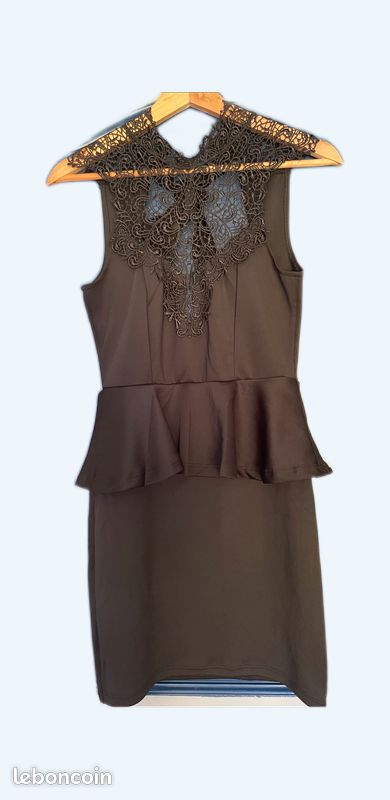 Jolie robe de soirée (image 1)