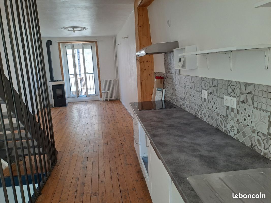 Maison 5 pièces 93 m² · à Le Monastier-sur-Gazeille · 93 m² · 90 000 €
