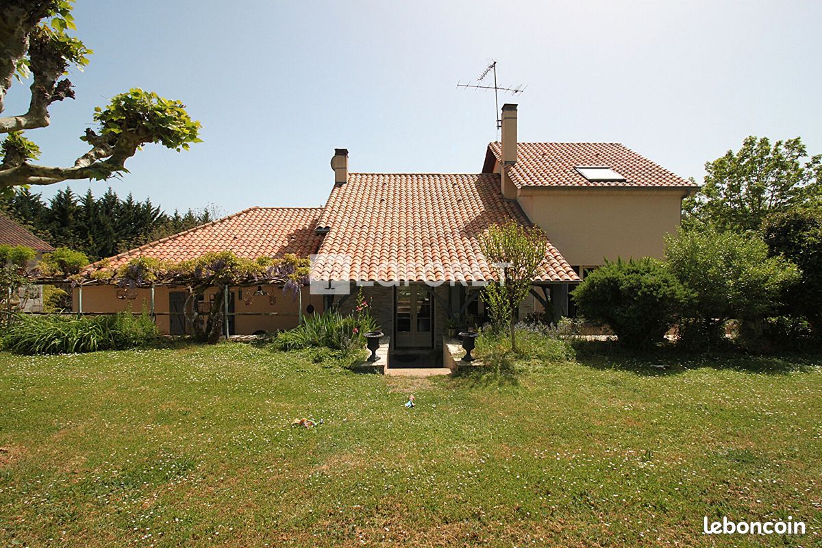 Maison 6 pièces 145 m² · à Brantôme en Périgord · 145 m² · 295 000 €