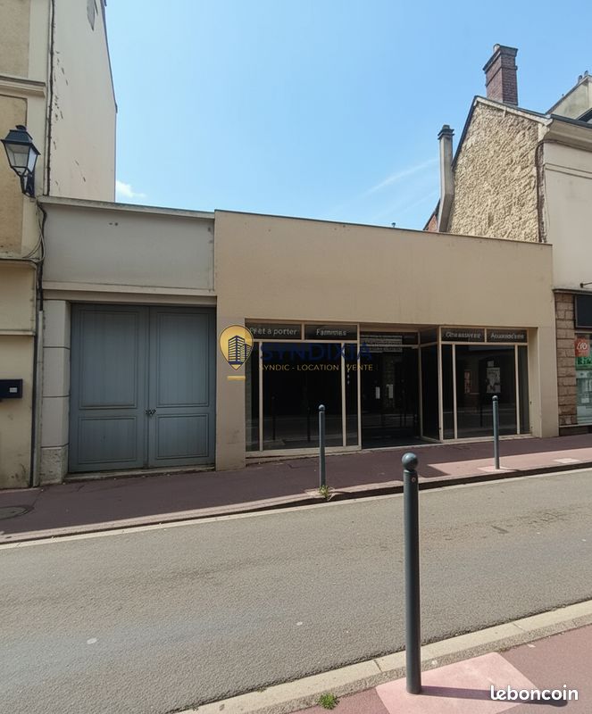 Immeuble 2 pièces 220 m² · à Dreux · 220 m² · 252 600 €