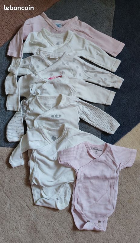 Lot de 7 bodies 1mois mixte (image 2)