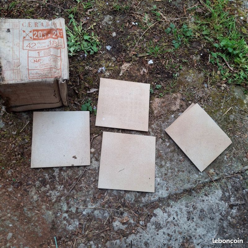 Lot ce carrelage 20,5/20,5 (image 1)