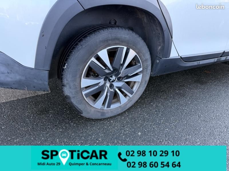 Peugeot 2008 1.2 PureTech 110 Allure (image 21)